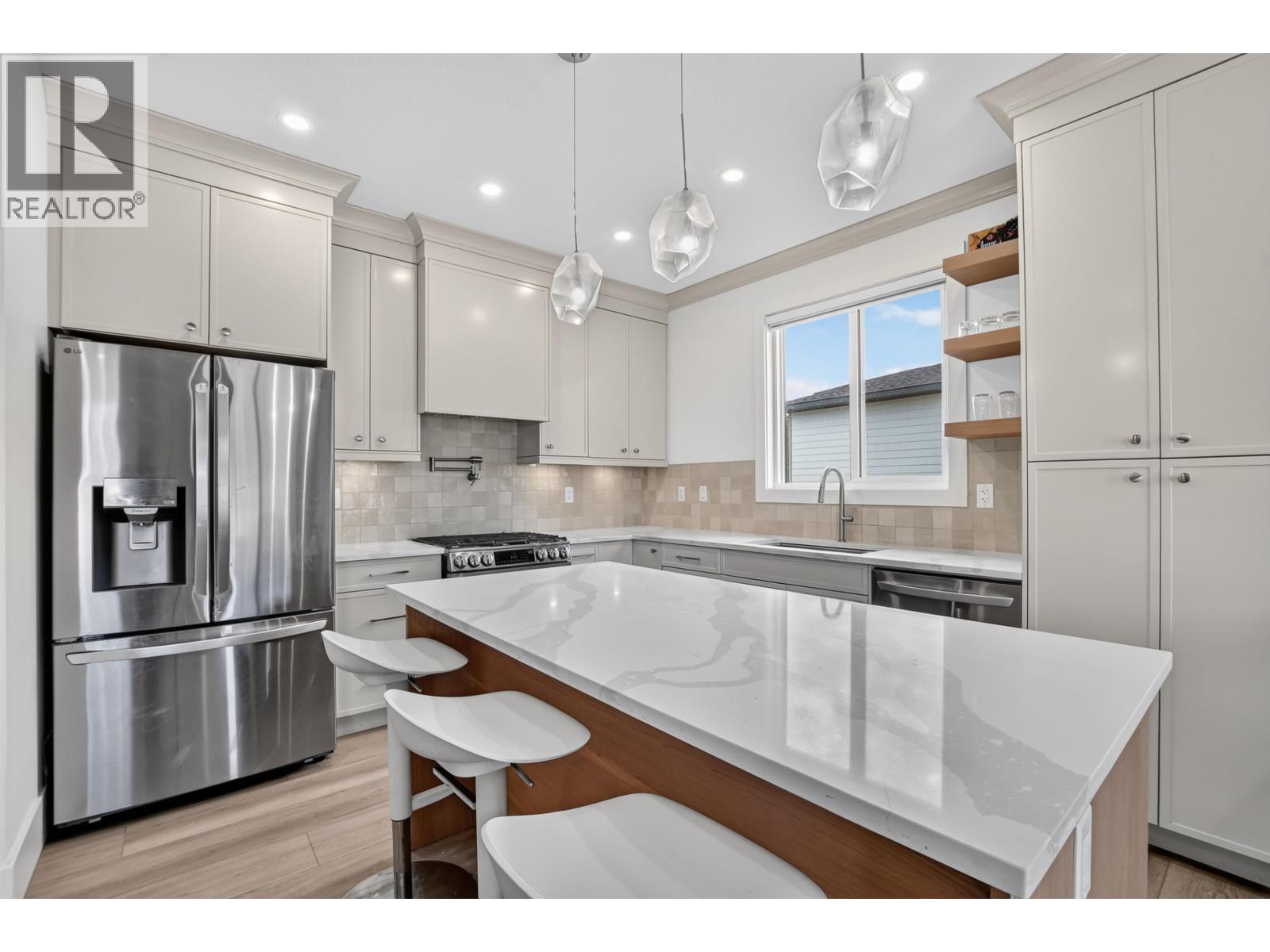 7943 SOUTHRIDGE AVENUE - 6