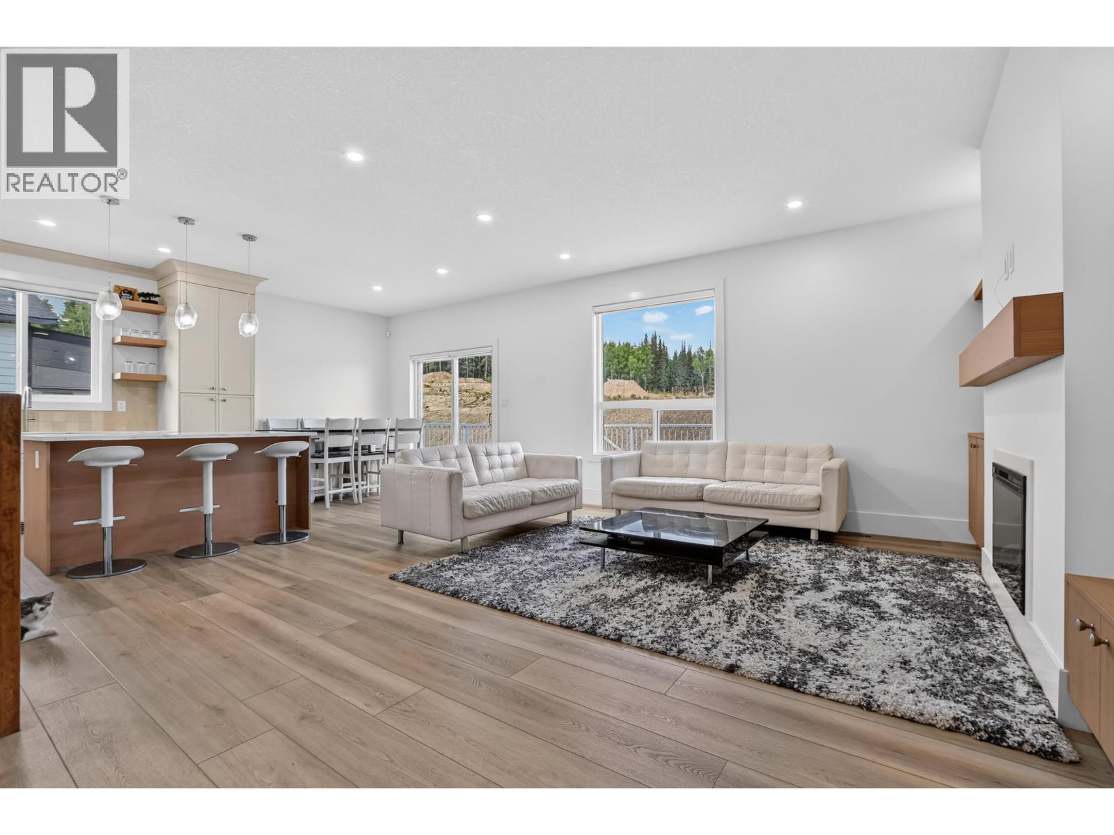 Photo 13 of 40 — 7943 SOUTHRIDGE AVENUE · Prince George, BC