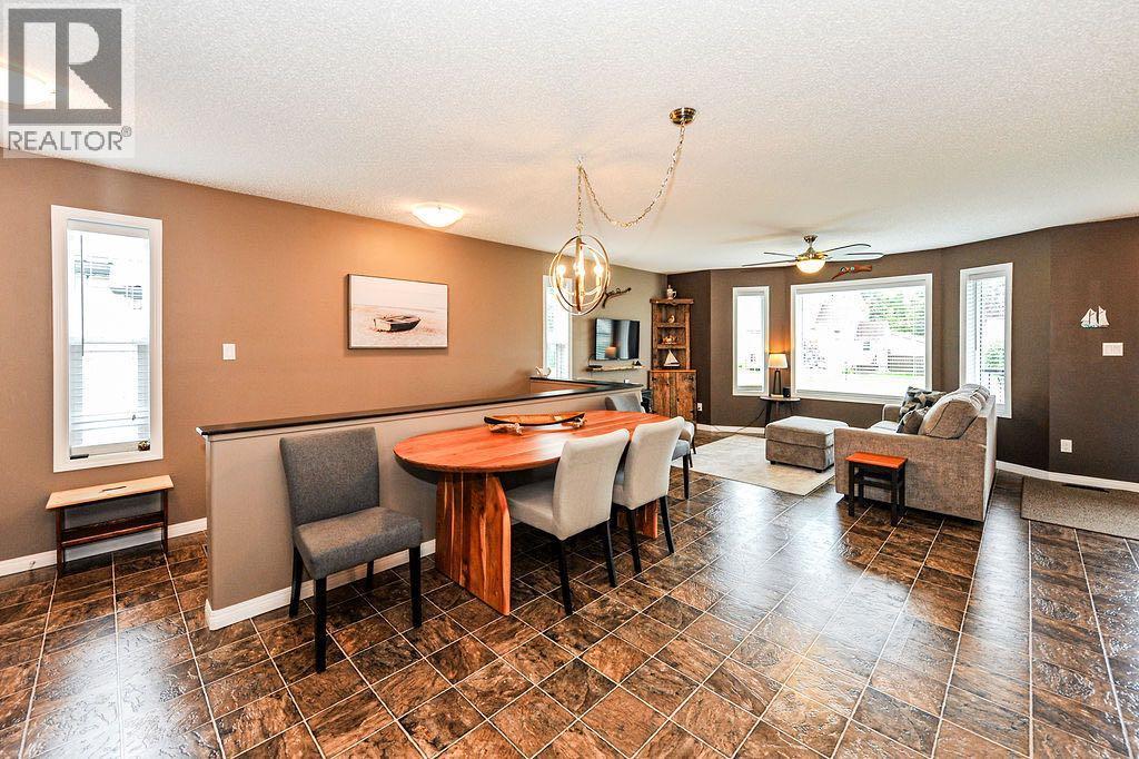 5113 52 Street - Image 10