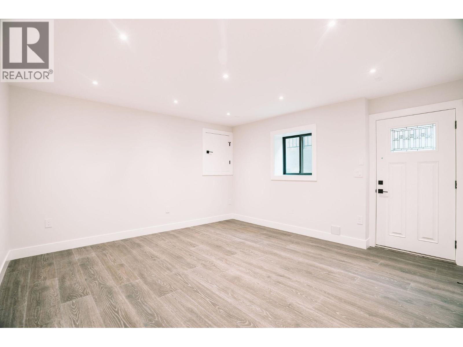 306 EIGHTH AVENUE, New Westminster