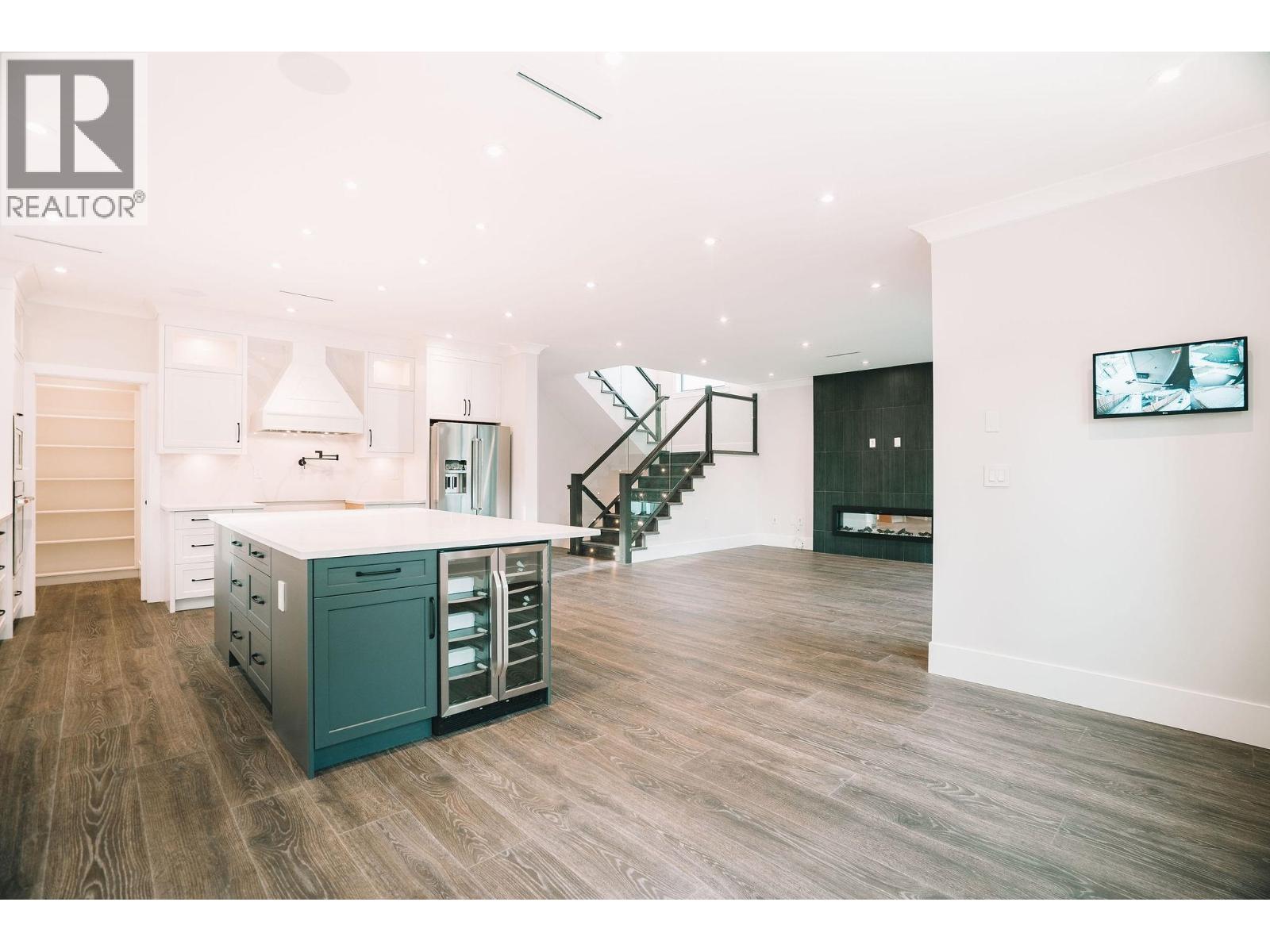 306 EIGHTH AVENUE, New Westminster