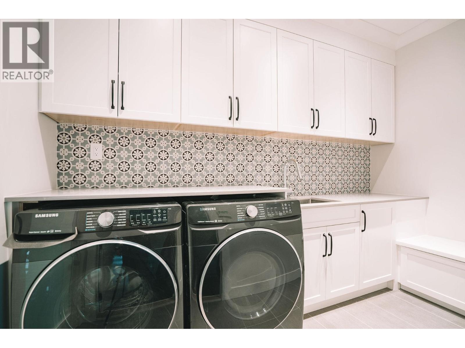 306 EIGHTH AVENUE, New Westminster