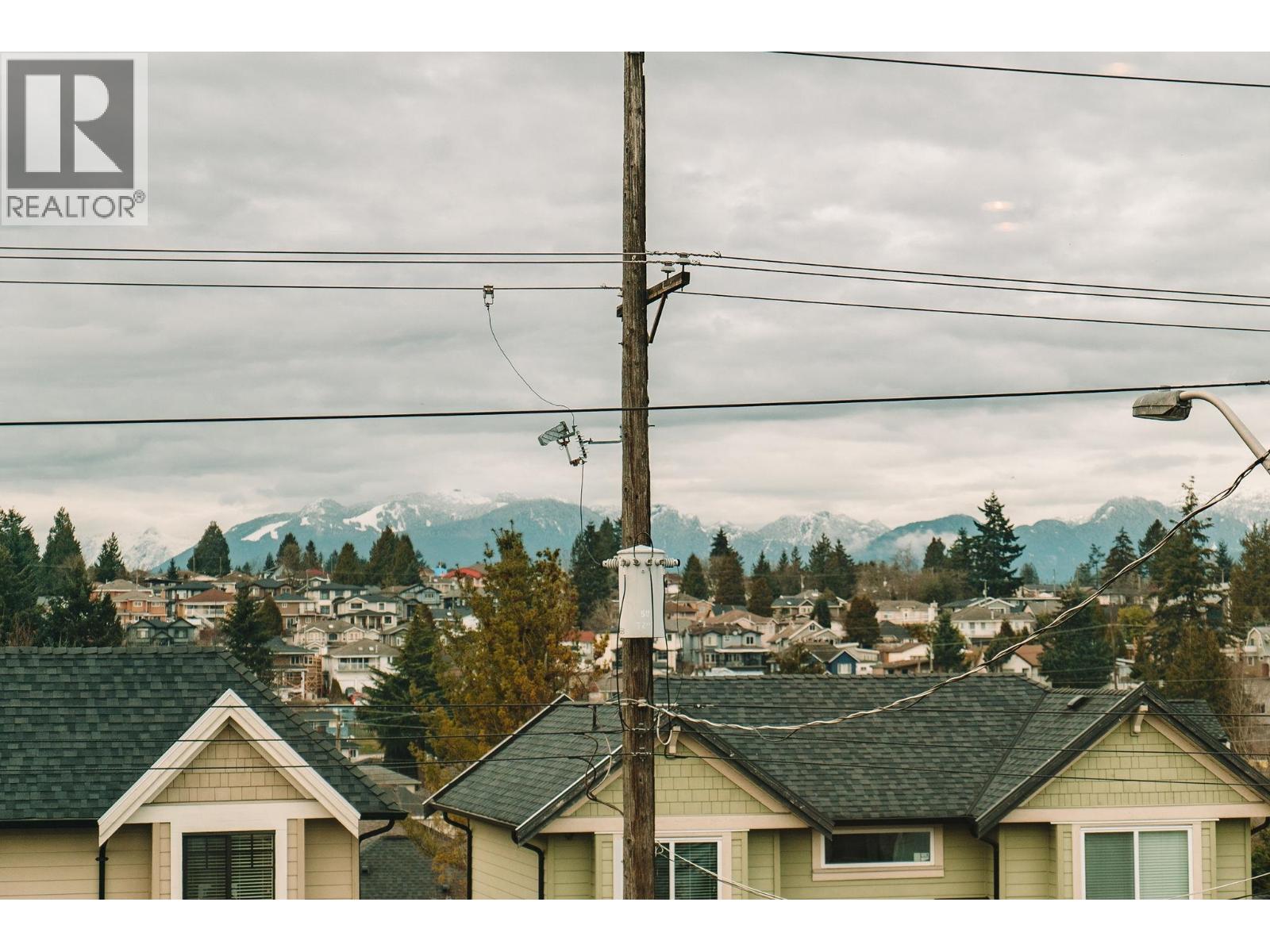 306 EIGHTH AVENUE, New Westminster