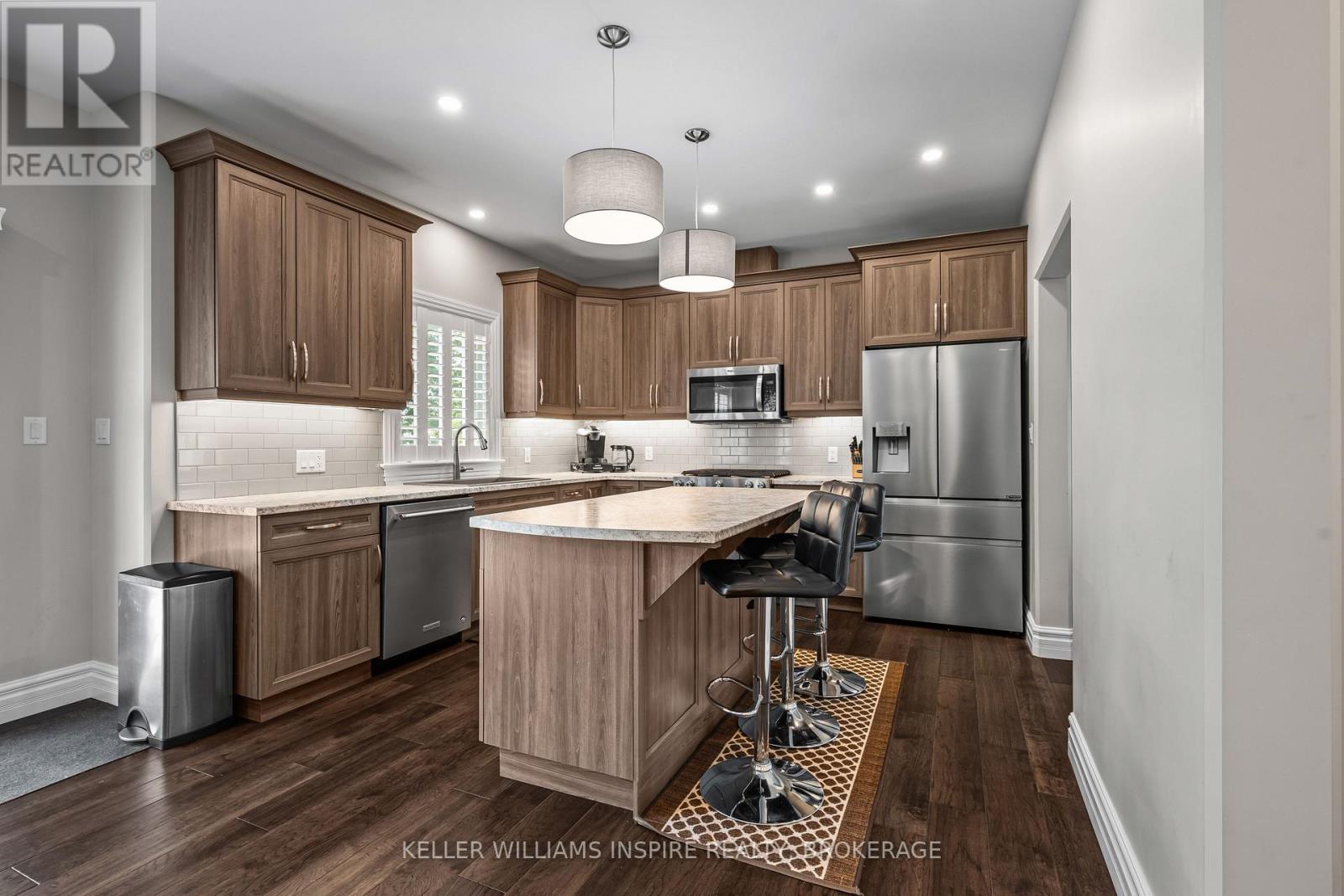266 PAULINE TOM AVENUE - 10