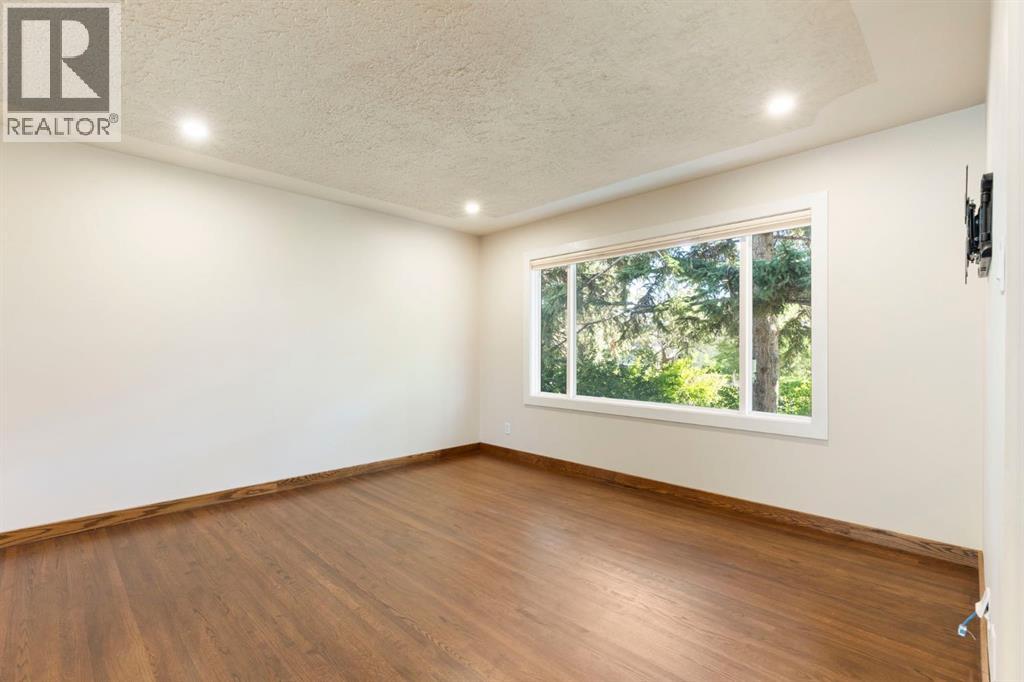 69 Winslow Crescent SW - 5