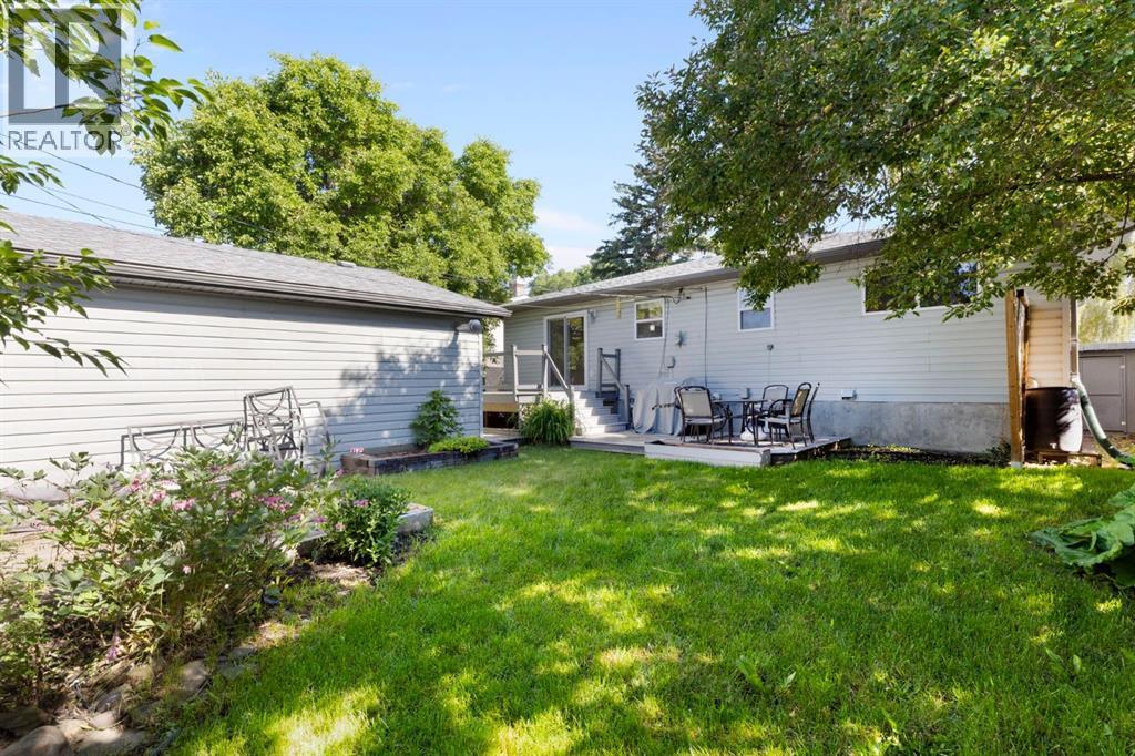 69 Winslow Crescent SW - 33