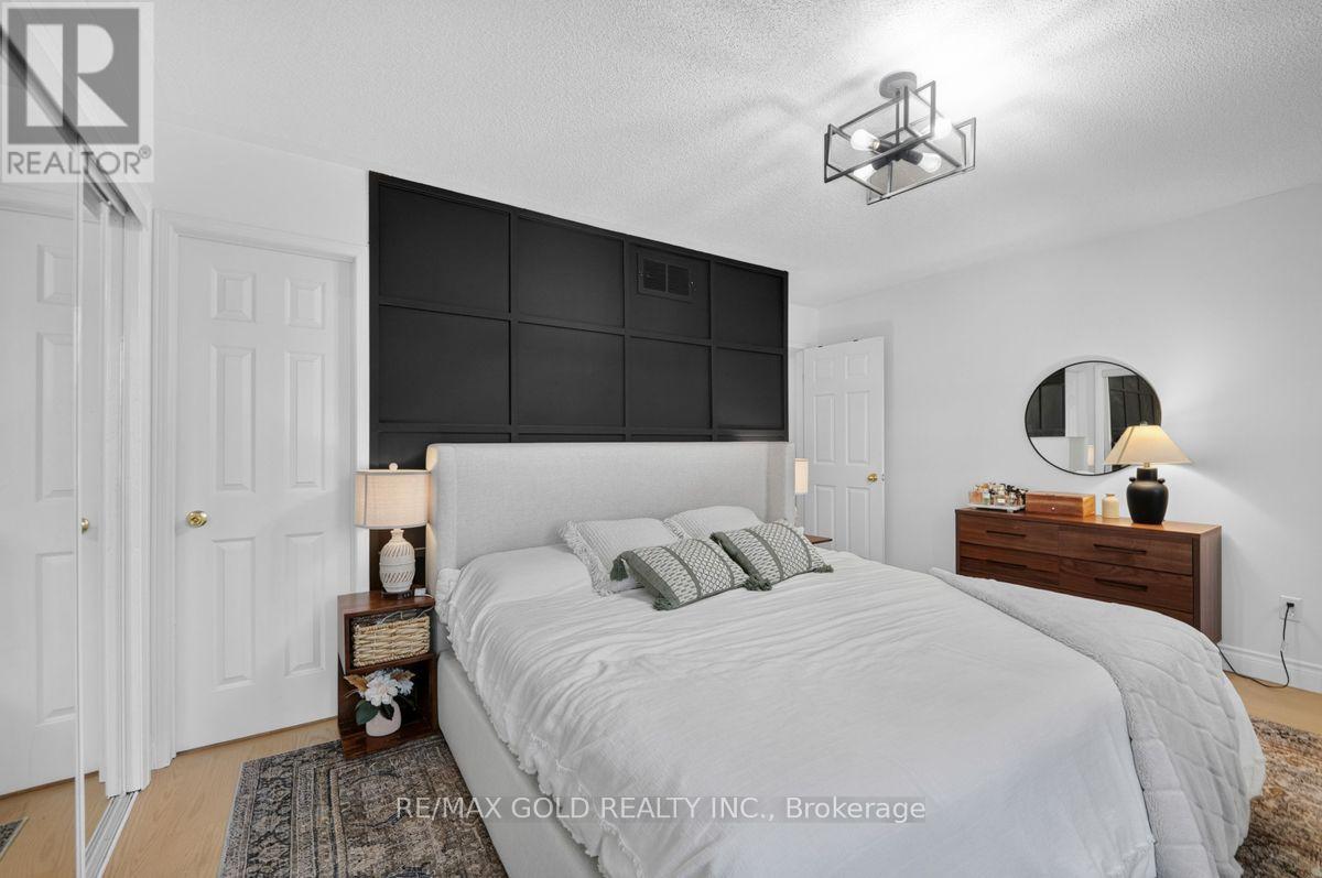 1110 DAVIS LANE - 24