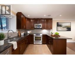 1041 Prospect Avenue, North Vancouver, BC V7R2M6 Photo 24