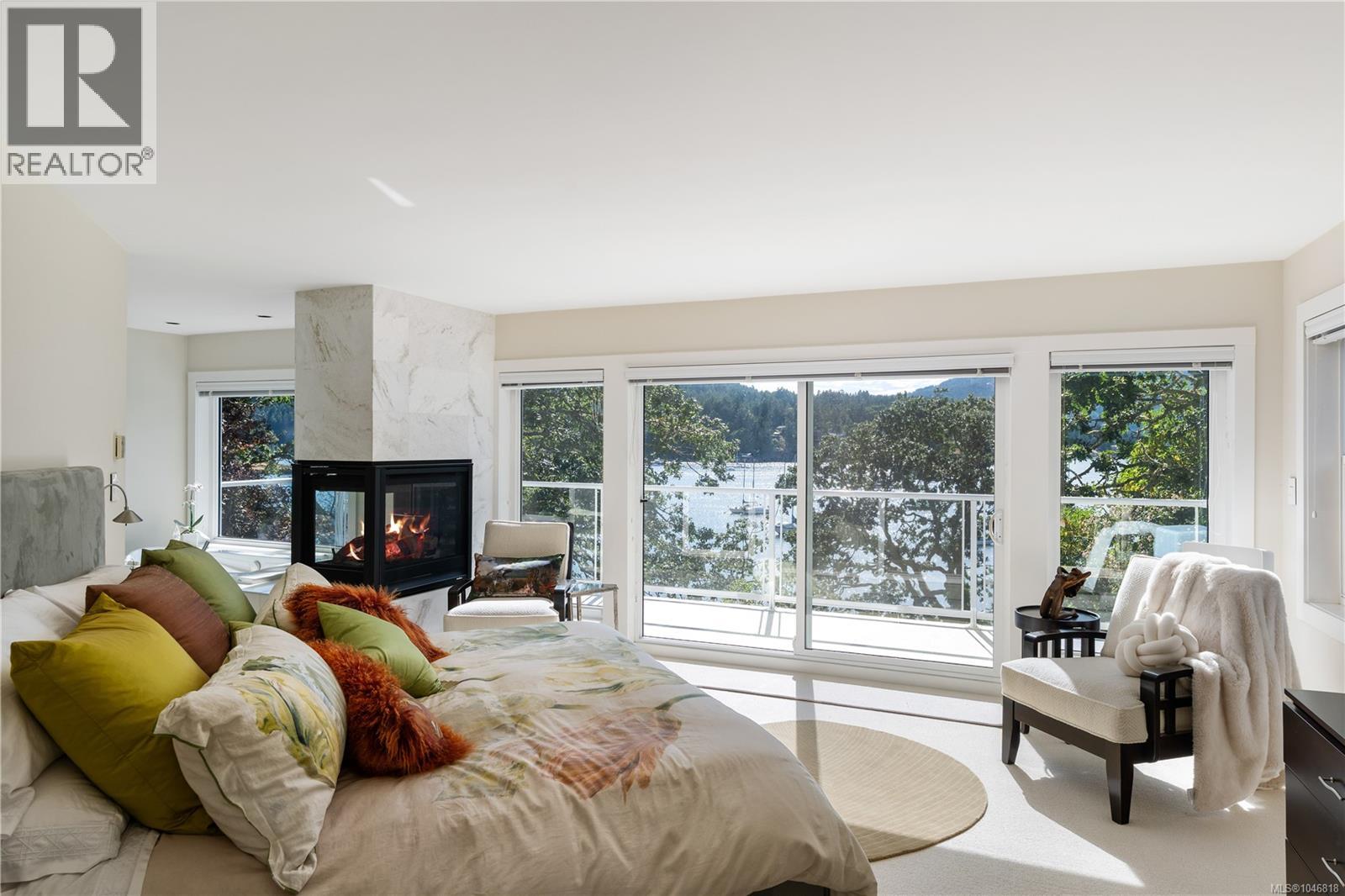 7090 Brentwood Dr, Central Saanich