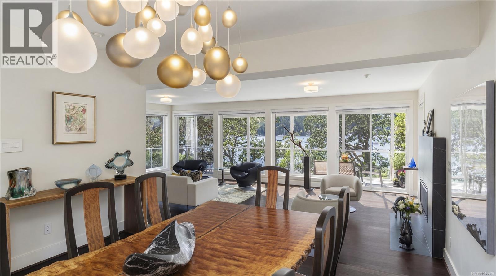 7090 Brentwood Dr, Central Saanich