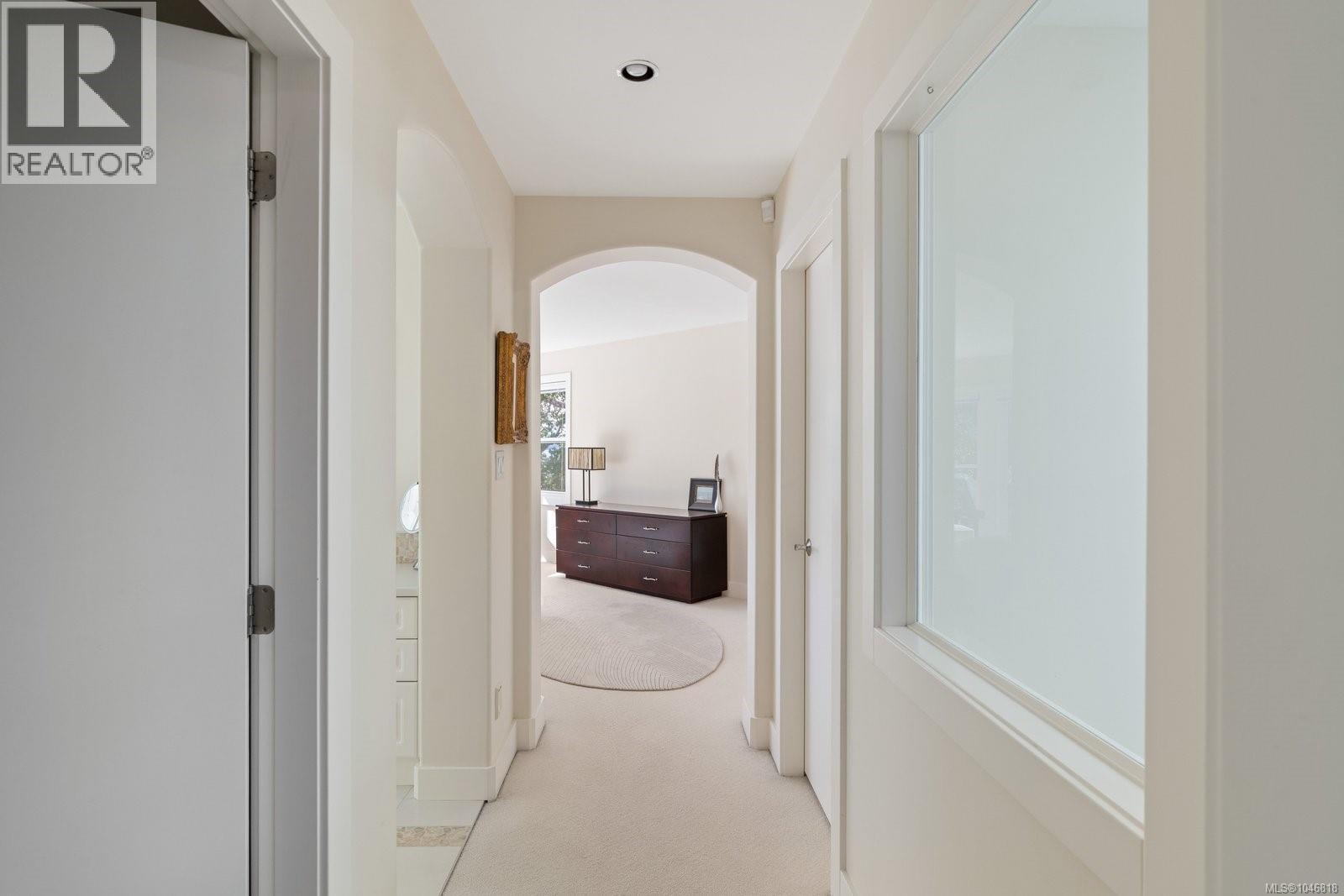 7090 Brentwood Dr, Central Saanich