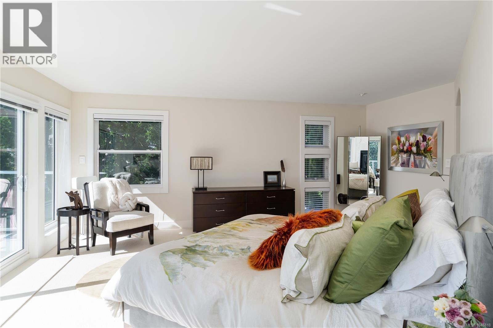 7090 Brentwood Dr, Central Saanich
