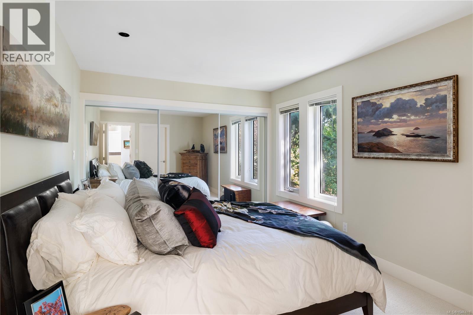 7090 Brentwood Dr, Central Saanich
