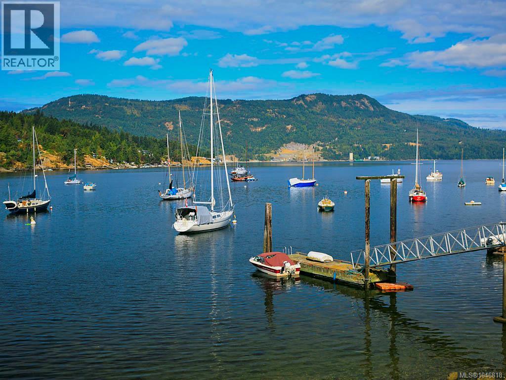 7090 Brentwood Dr, Central Saanich