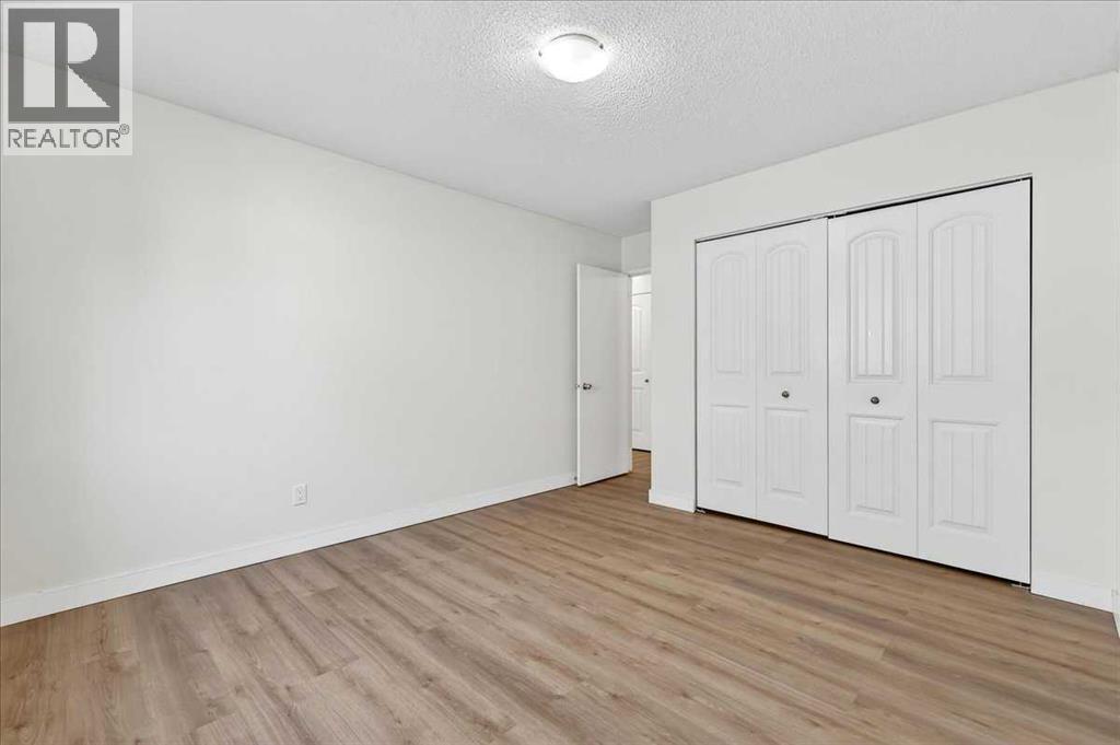 635 57 Avenue Southwest - Photo 14