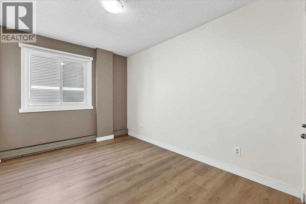 635 57 Avenue Southwest - Photo 15