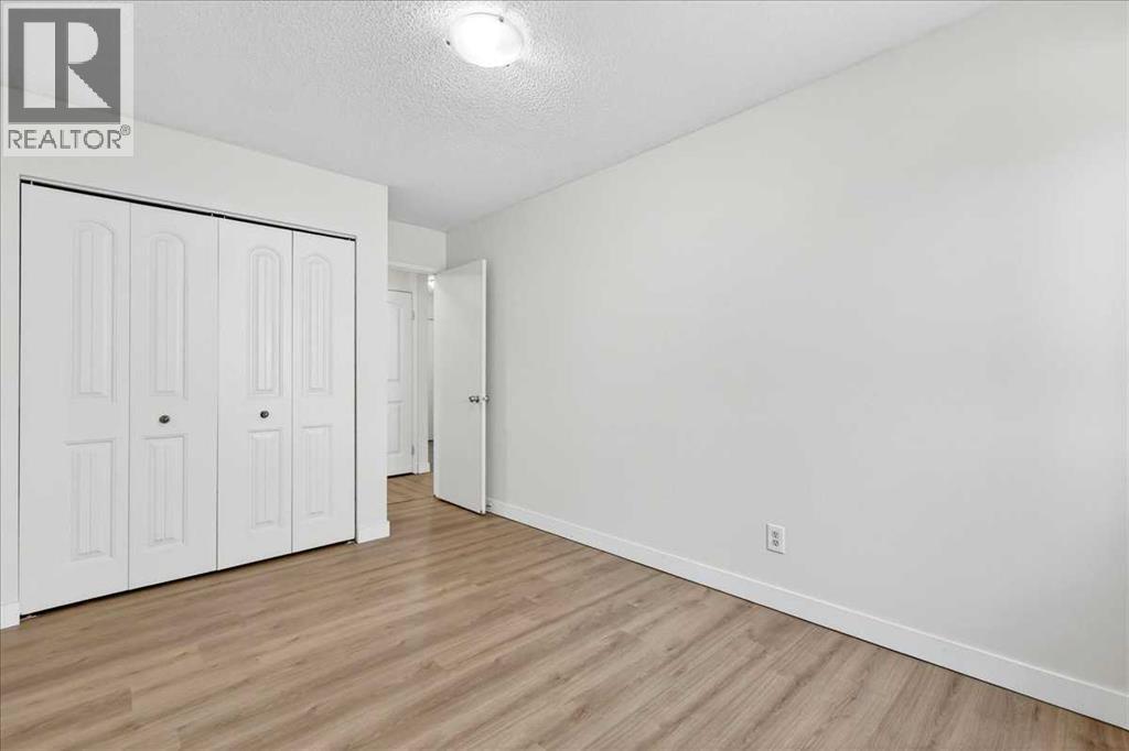 635 57 Avenue Southwest - Photo 16