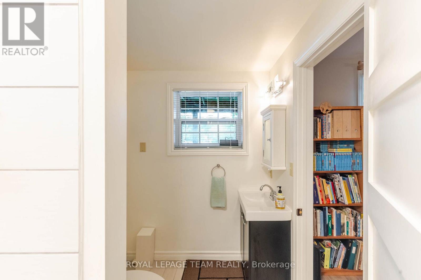 3 B1 ROAD - Image 46