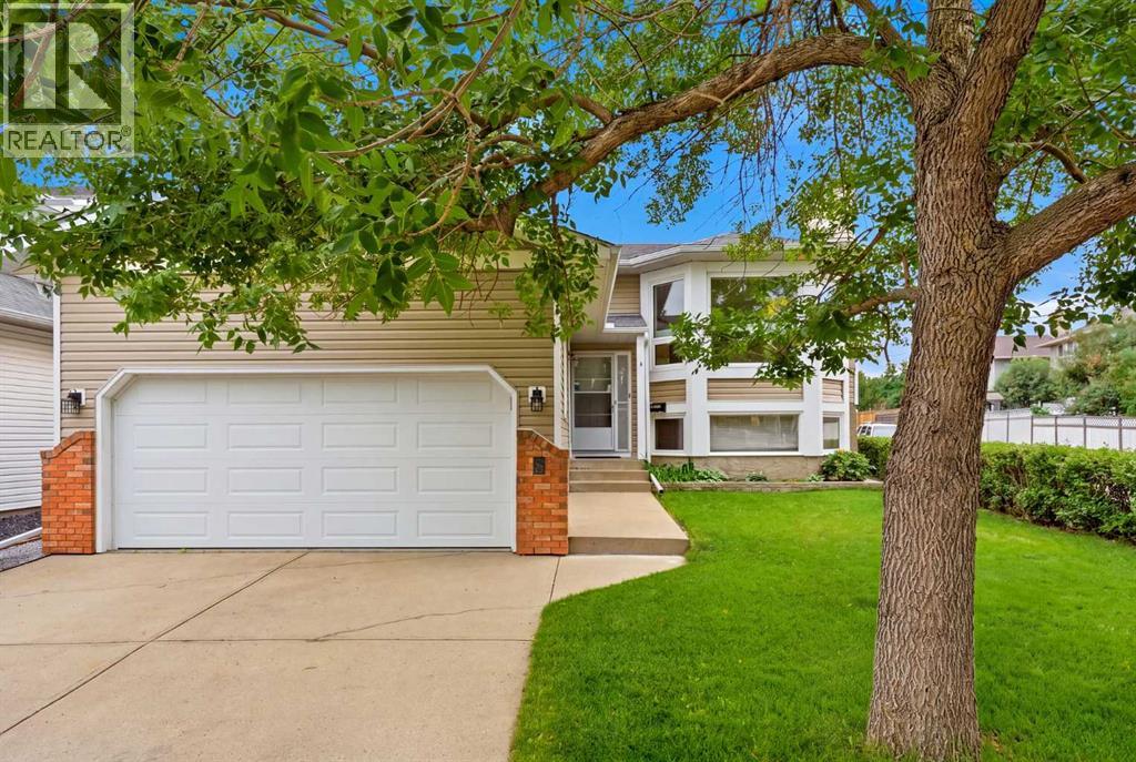 5 Sandpiper Gate NW, Sandstone Valley, Calgary photo 1