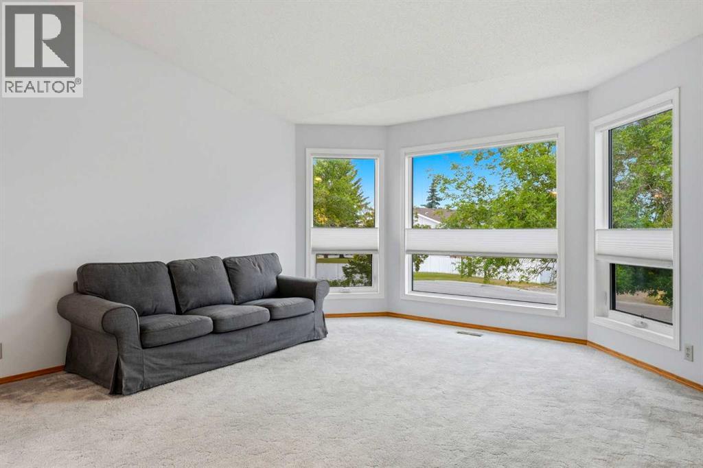 5 Sandpiper Gate NW, Sandstone Valley, Calgary photo 5