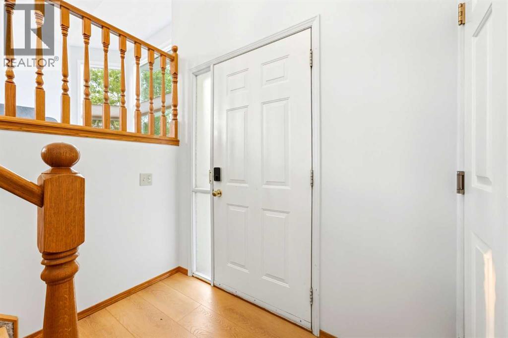 5 Sandpiper Gate NW, Sandstone Valley, Calgary photo 4
