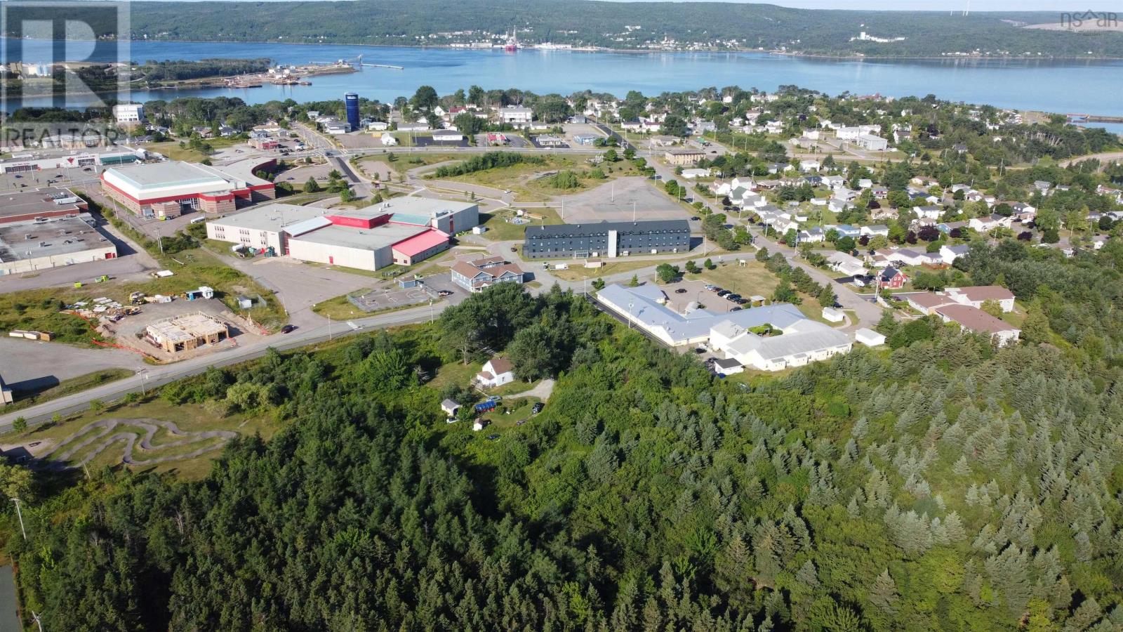 6 MacQuarrie Drive Extension - 1