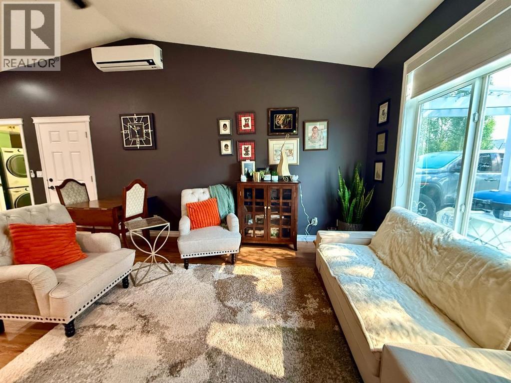 104 Sunvale Crescent Northeast - Photo 8