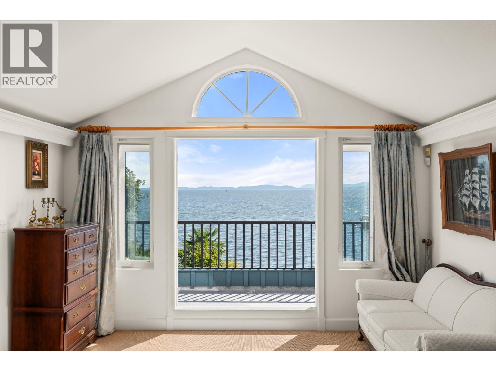 882 TSAWWASSEN BEACH Road - main photo