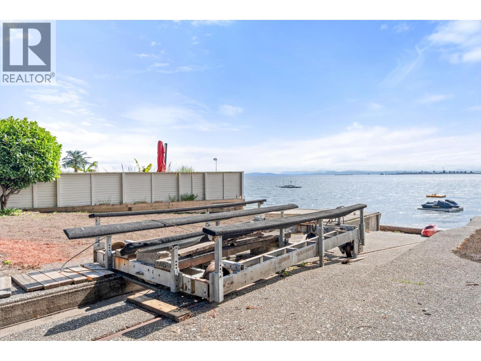 882 TSAWWASSEN BEACH ROAD, Tsawwassen