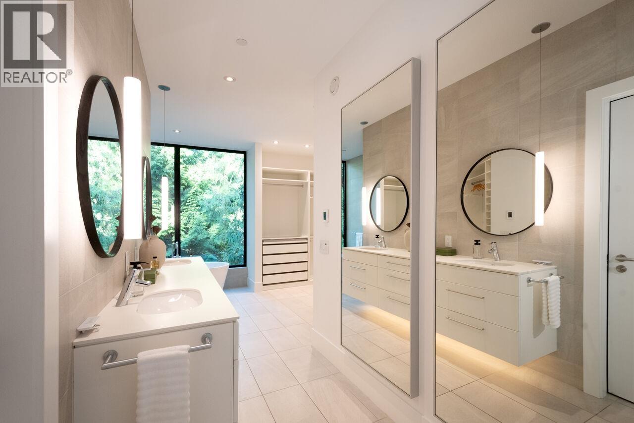 4181 ROSE CRESCENT, West Vancouver