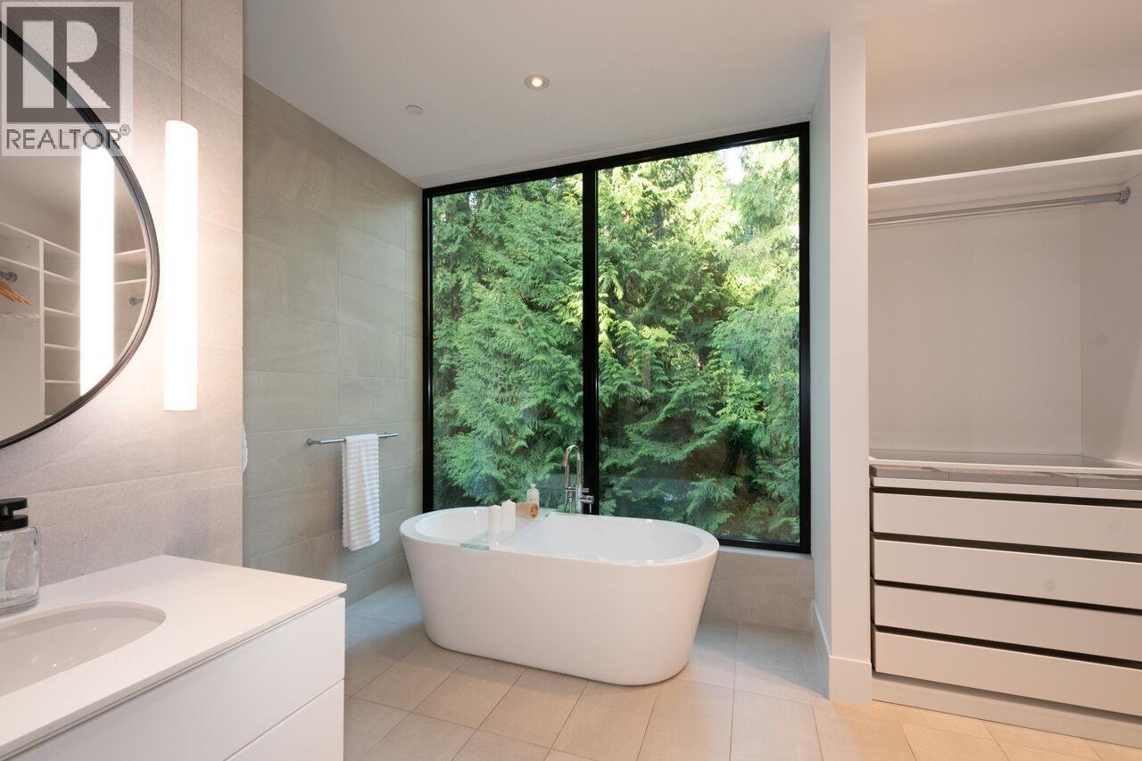 4181 ROSE CRESCENT, West Vancouver