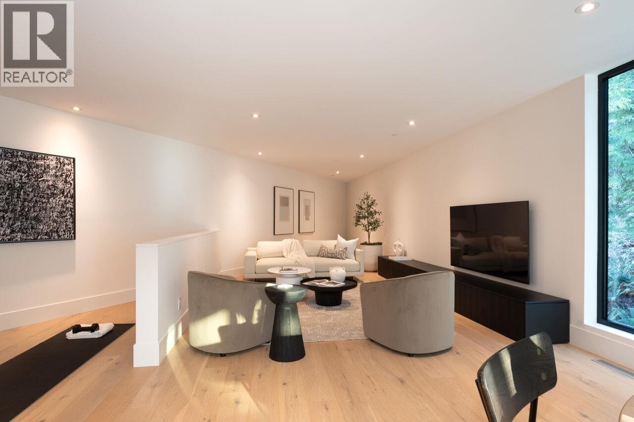 4181 ROSE CRESCENT, West Vancouver