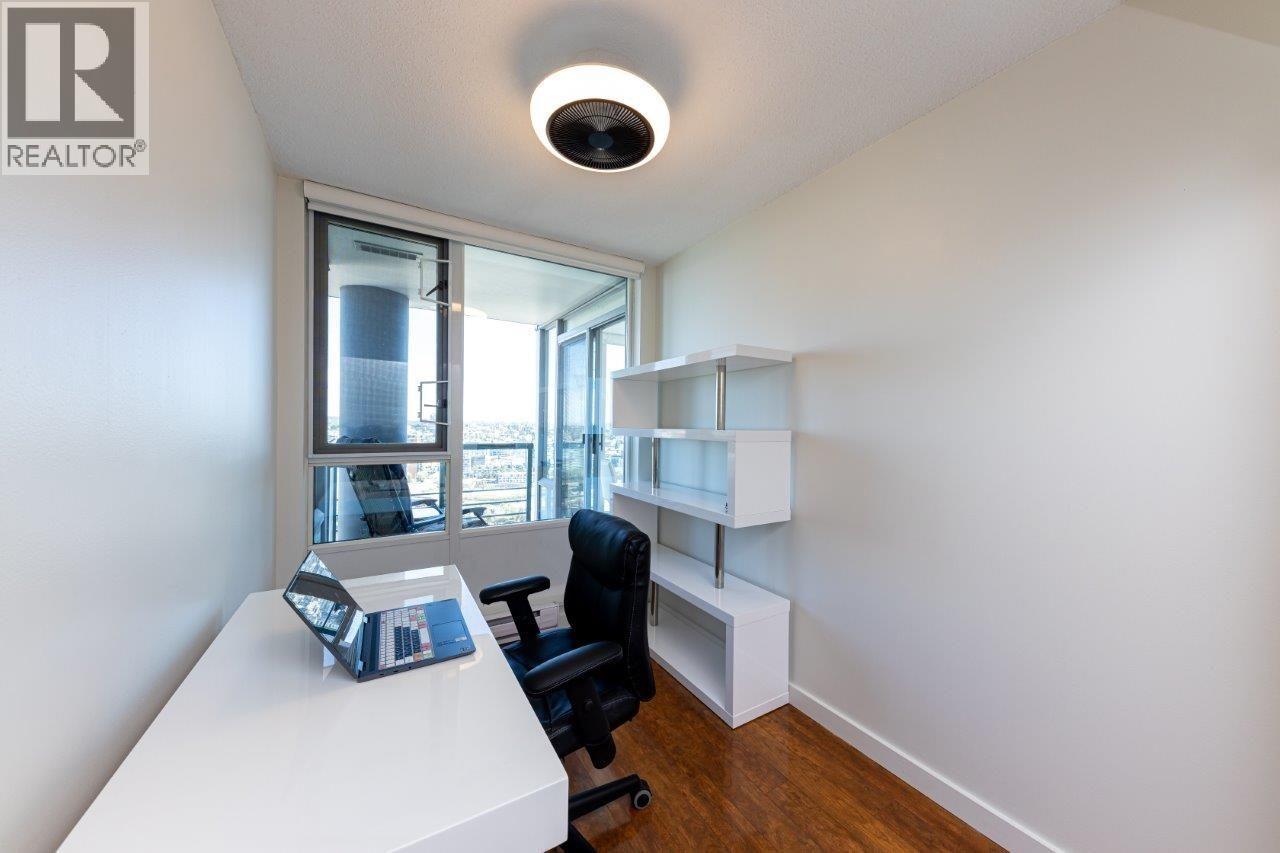 2905 1033 MARINASIDE CRESCENT, Vancouver - Image 1