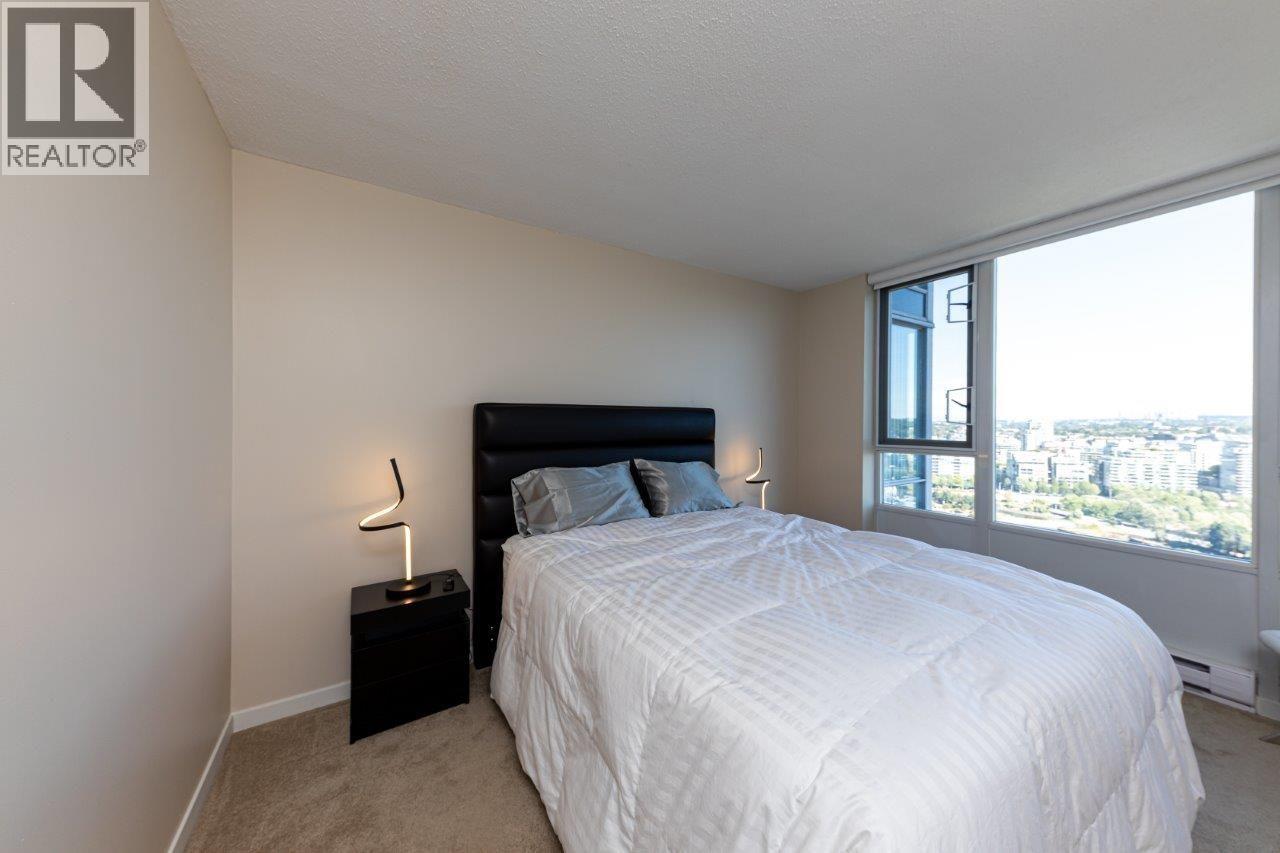 2905 1033 MARINASIDE CRESCENT, Vancouver - Image 1