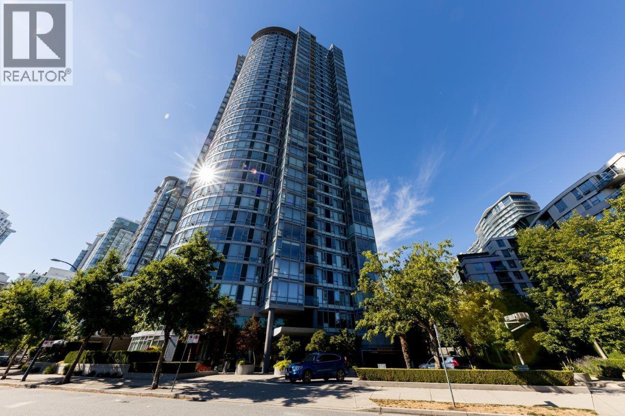 2905 1033 MARINASIDE CRESCENT, Vancouver - Image 1