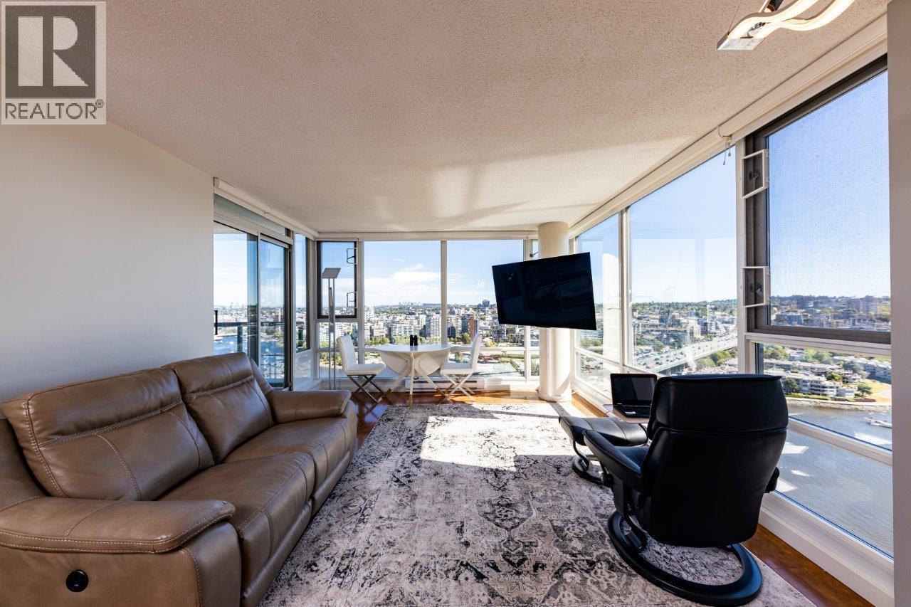 #2905 1033 MARINASIDE Crescent, Vancouver, British Columbia, V6Z3A3, Vancouver, British Columbia — photo 4 of 5