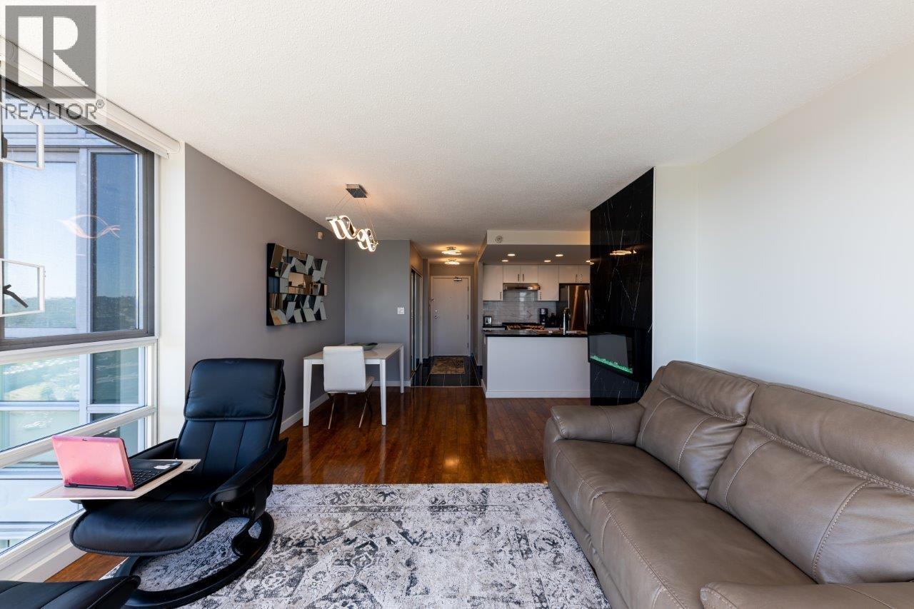2905 1033 MARINASIDE CRESCENT, Vancouver - Image 1