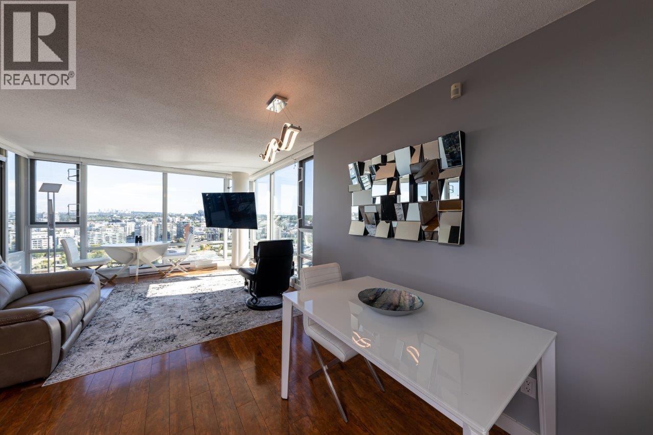 2905 1033 MARINASIDE CRESCENT, Vancouver - Image 1