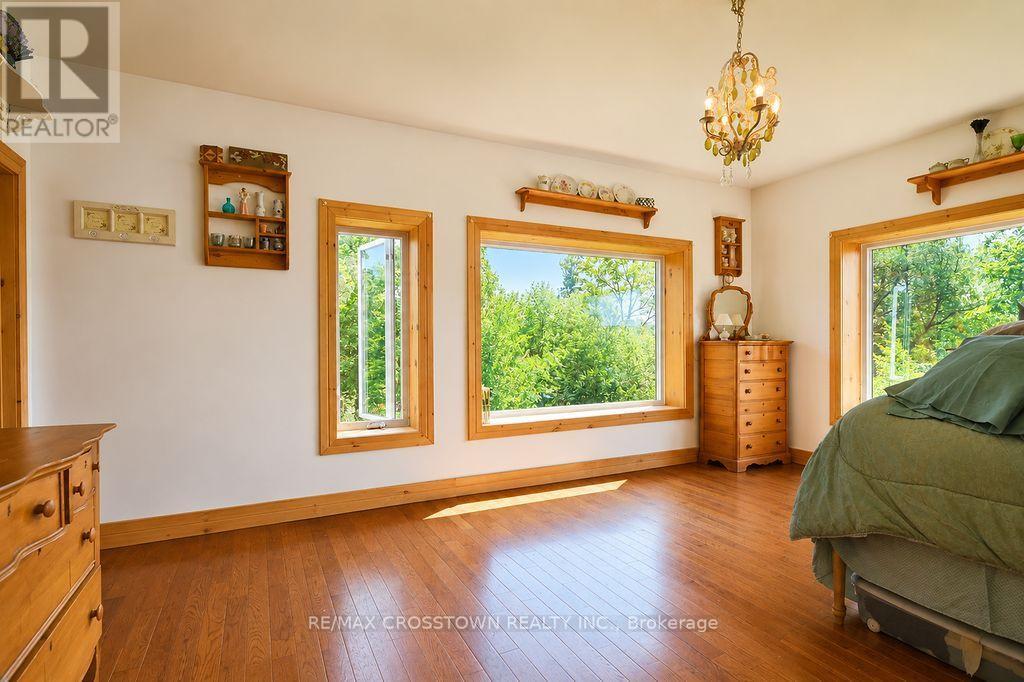 243 CHAMPLAIN ROAD - 18