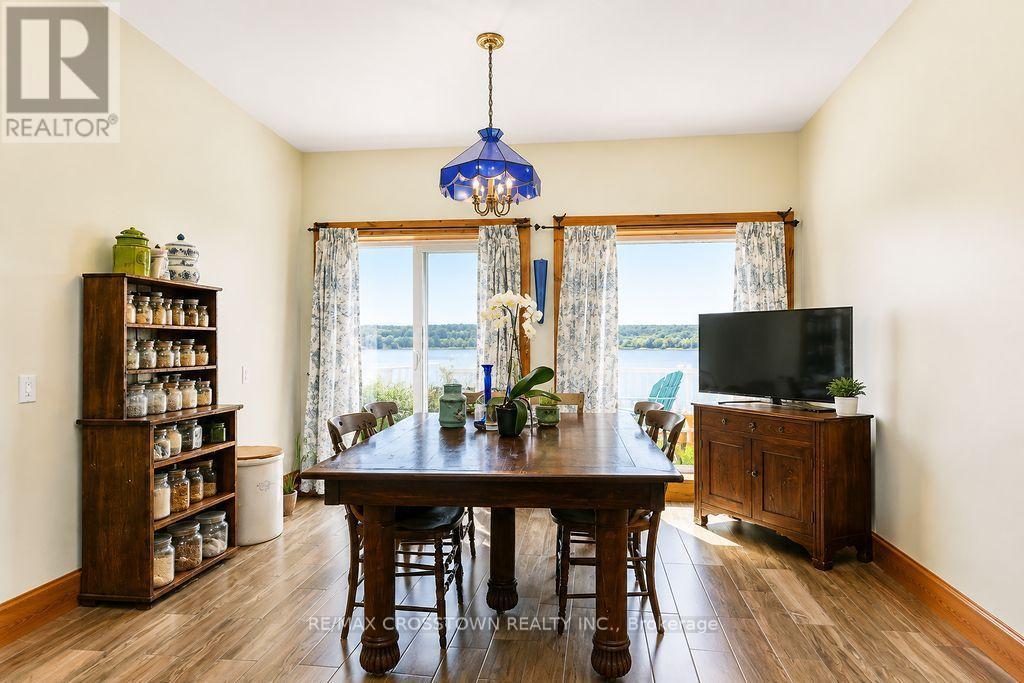 243 CHAMPLAIN ROAD - 22