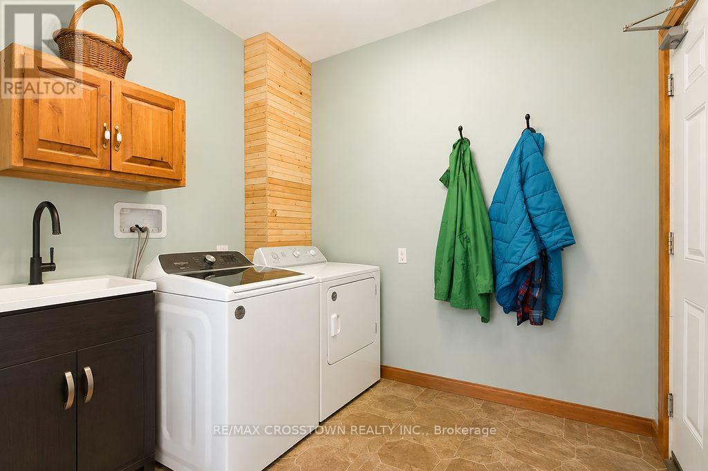 243 CHAMPLAIN ROAD - Image 29