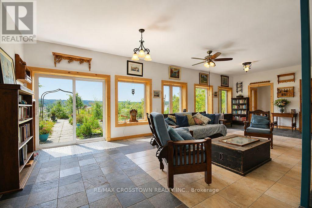 243 CHAMPLAIN ROAD - Image 31