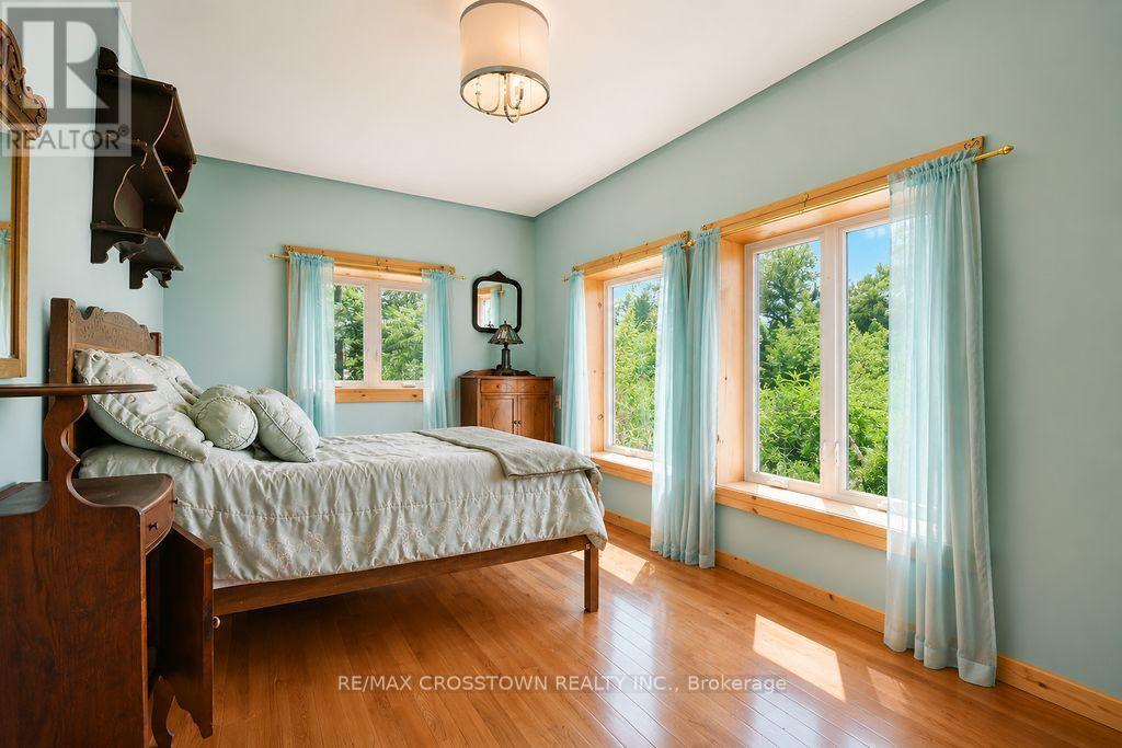 243 CHAMPLAIN ROAD - Image 35