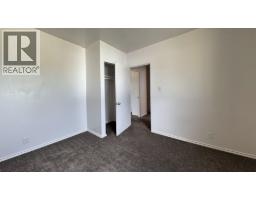 9704 108 Avenue, Fort St  John, BC V1J2R2 Photo 8
