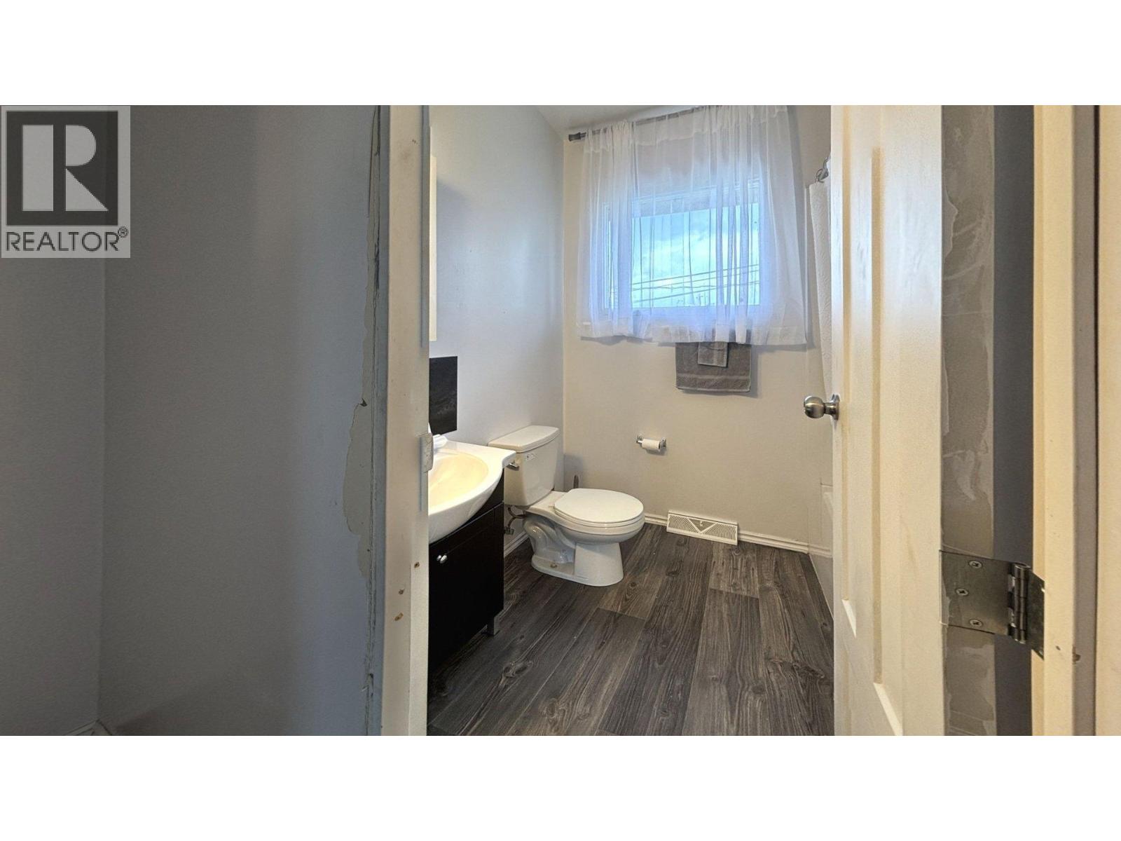 9704 108 AVENUE, Fort St. John