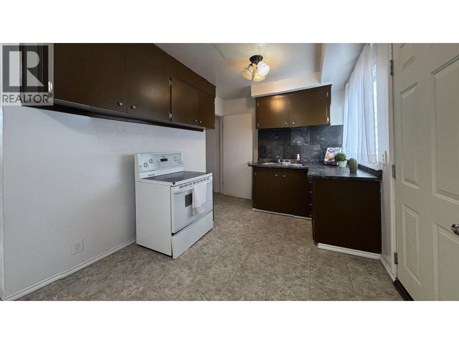 9704 108 AVENUE, Fort St. John
