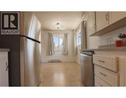 2805 Caen Road, Sorrento, BC V0E2W0 Photo 14