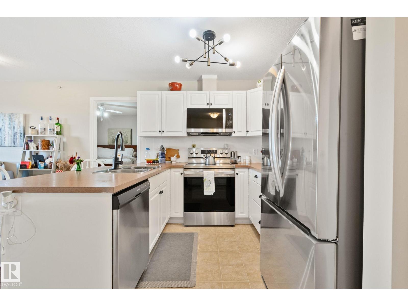 #407 4309 33 ST - 8