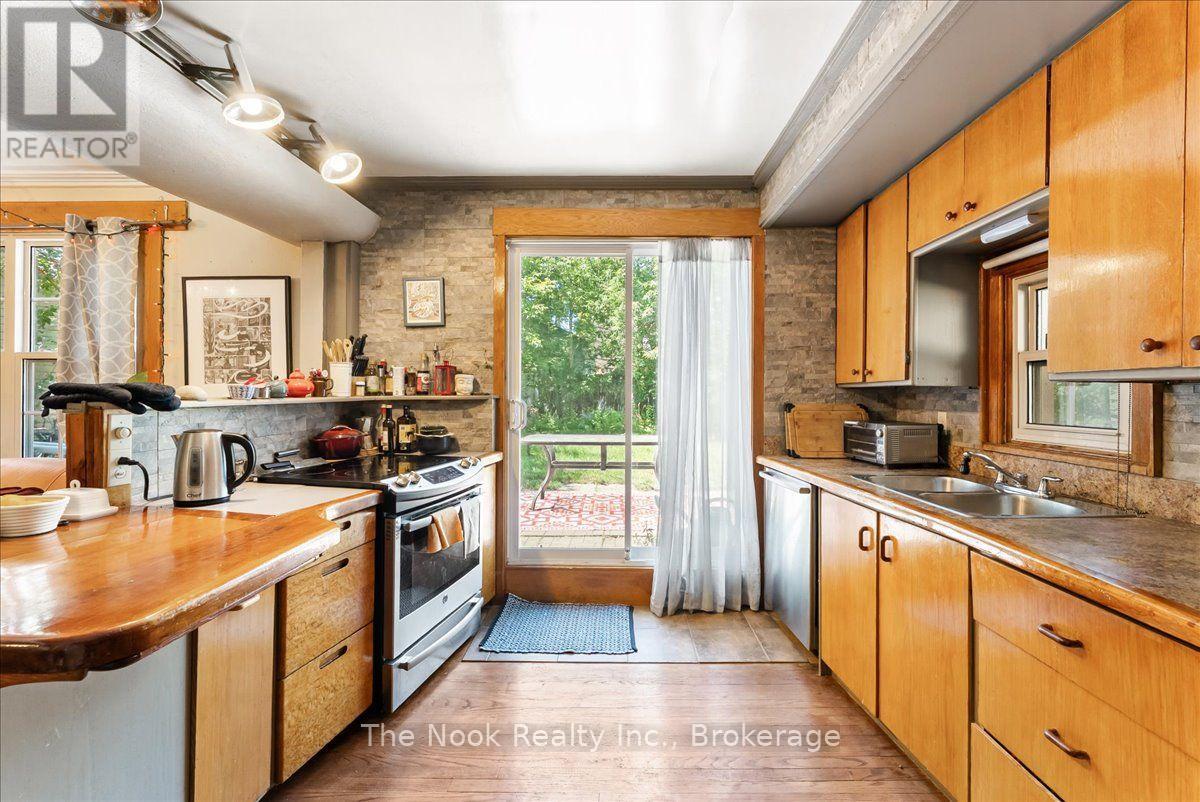 21 DENNISTOUN AVENUE - 9