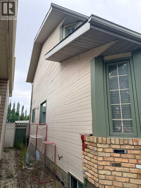 319 Sunvale Drive SE - 3